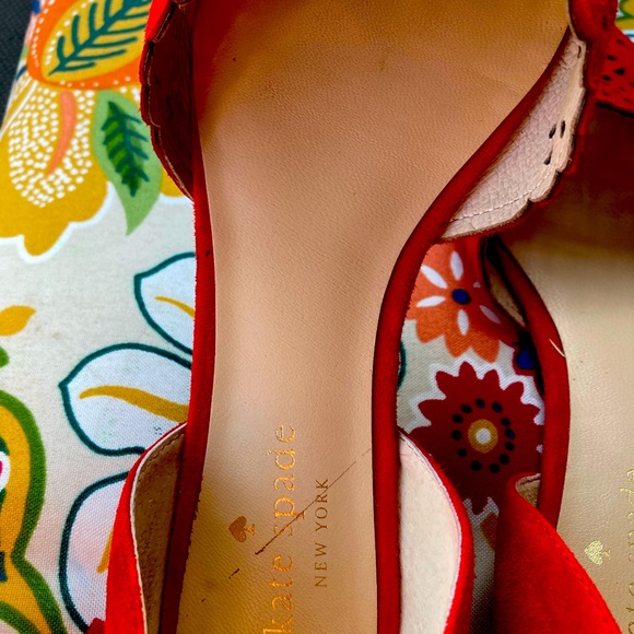 Kate Spade ♠️ red scalloped flats made with suede - Picture 3 of 4